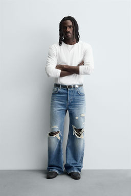 RIPPED RELAXED FIT JEANS