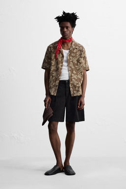 RELAXED FIT BERMUDA SHORTS WITH PLEATS
