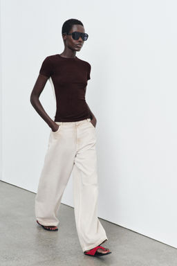 SHORT SLEEVE CONTRAST T-SHIRT - Zara фото 3