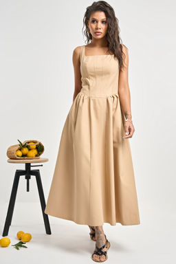 Сарафан джинсовый с корсетными линиями песочный