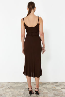 Kahverengi Kemerli Shift/Duz Kesim Degaje Yaka Midi Dokuma Elbise TWOSS21EL2394