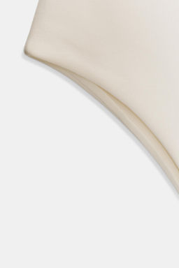 BODY STRETCH CUT OUT / Blanco roto