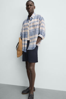 BERMUDA REGULAR FIT ESTRUCTURA SEERSUCKER / Azul