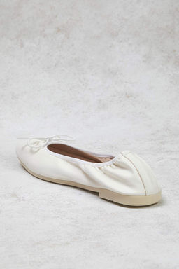 Trendyol Shoes Beyaz Fiyonklu Katlanabilir Esnek Taban Kad?n Babet TAKSS25BE00016 - Trendyolmilla фото 5