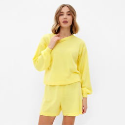 Костюм женский (джемпер, шорты) MINAKU: Casual Collection, цвет лимон, размер 48