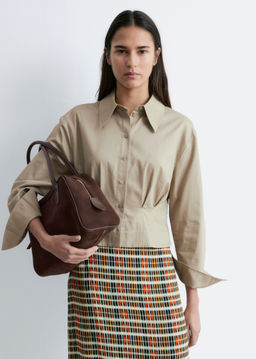 Camisa de corte ajustado a la cintura