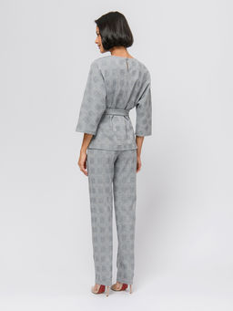 Блуза серого цвета в бежевую клетку с поясом и рукавами 3/4 - 1001dress фото 3