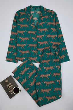 Zumrut Yesili Kaplan Desenli Viskon Dokuma Pijama Tak?m? THMAW25PT00035