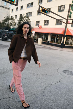 BLAZER CRUZADA CUELLO SOLAPA / Marr?n