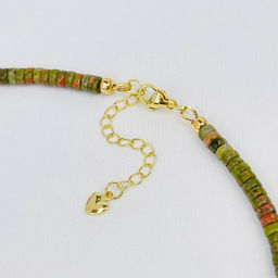 Колье из Унакита и Солнечного камня 38 см +