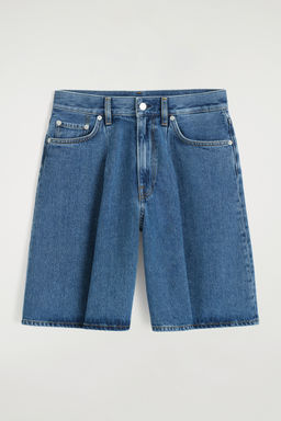BERMUDAS VAQUERAS CON DETALLE DE PINZAS