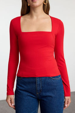 K?rm?z? Kare Yaka Buzgu/Drape Detayl? Slim/Vucuda Oturan Orme Bluz TWOAW25BZ00194