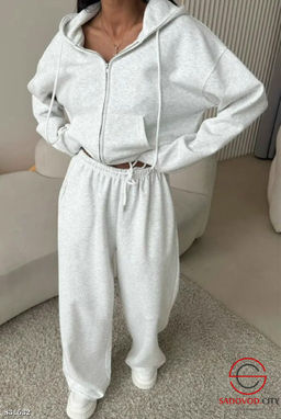 Спортивный костюм женский