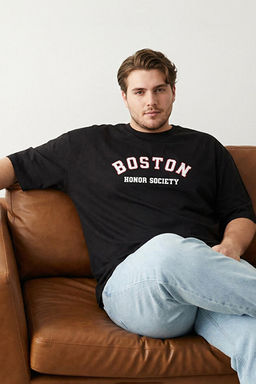 B_y_k Beden Siyah Oversize/Geni_ Kesim _ehir Bask_l_ %100 Pamuklu T-Shirt TMNSS23TS00135 - Trendyolmilla фото 2