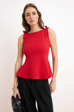 K?rm?z? S?f?r Kol Peplum Belden Oturmal? Omuz Fiyonk Detayl? Orme Bluz TWOSS25BZ00482