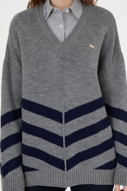 Kad_n Gri Melanj V Yaka Triko Kazak