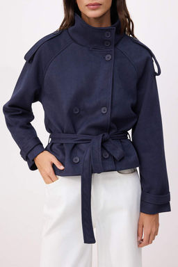 Lacivert Regular Dik Yaka Kemerli K?sa Suet Trenckot TWOSS26TR00009