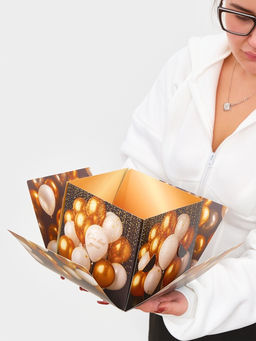 Бум-коробка подарочная с бабочками «Поздравляю», 12 х 12 х 12 см