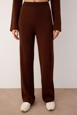 Kahverengi Asimetrik Dugme Detayl? Kazak-Pantolon Triko Alt - Ust Tak?m TWOAW26AU00042 - Trendyolmilla фото 3