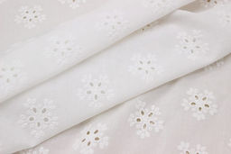 Шитье Снежка цв.молочно-белый, общ.ш.1.5м, ш.вышитой части 1.4м, батист, хлопок-100%, 120гр/м.кв - Купава фото 4