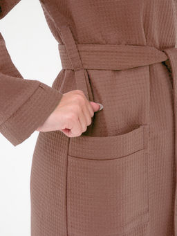 Женский вафельный халат с планкой коричневый В-02 (21)