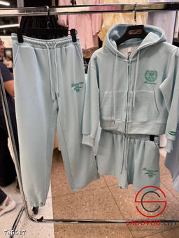 Женский спортивный костюм тройка