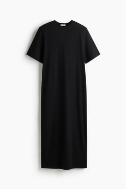 Vestido camiseta con hombreras