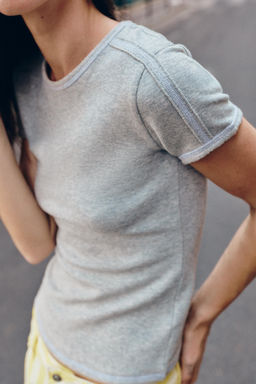 CAMISETA CONTRASTES / Gris vigor? - Zara фото 4
