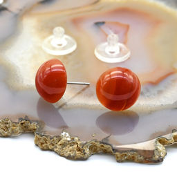 Серьги гвоздики сердолик 11мм-12мм.