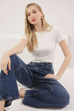 Premium Ekru Duz Viskoz/Yumusak Kumas Crop Bisiklet Yaka Esnek Orme Bluz TWOSS23BZ00198