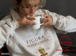 Костюм женский с вышивкой