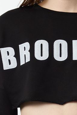 TRENDYOLMILLA Siyah Aplike Nak?sl? Relaxed Super Crop Kal?n Orme Sweatshirt TWOAW25SW00279 фото 8