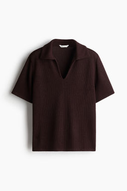 Top de punto con cuello camisero