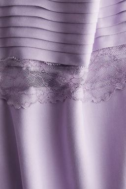 Top de tirantes espagueti con detalles de encaje - H&m фото 7