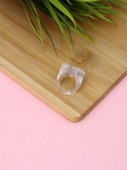 Кольцо акриловое GIRLY "White heart", white (d=1,7 см)