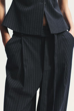 PLEATED TROUSERS WITH BELT - Zara фото 3