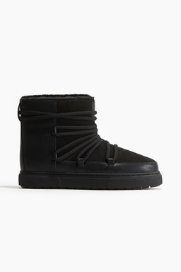Botas acolchadas con cordones