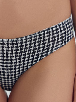 Цена за 2 штуки! Трусы женские слипы белые в черную клеточку черная клеточка на белом 412404 - Mark formelle фото 7