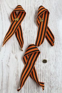 Фрачник Красного Знамени на георгиевской ленте - Больше подарков фото 2