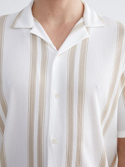 Regular Fit K?sa Kollu ?izgili Arm?rl? Erkek G?mlek