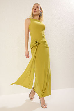 TRENDYOLMILLA K?rm?z? Gul Detayl? Orme S?k Maxi Abiye & Mezuniyet Elbise TPRSS25AE00092