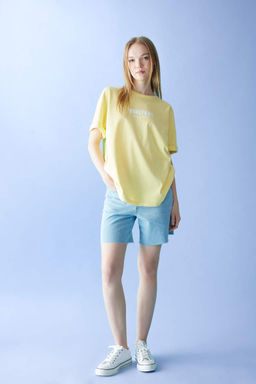 Крутая футболка оверсайз с круглым вырезом на спине и короткими рукавами с принтом - Defacto фото 3