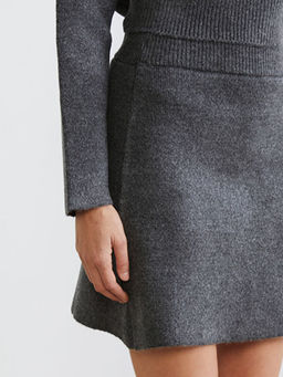 Beli Lastikli Triko Mini Etek