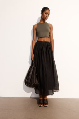 Top de microfibra cropped