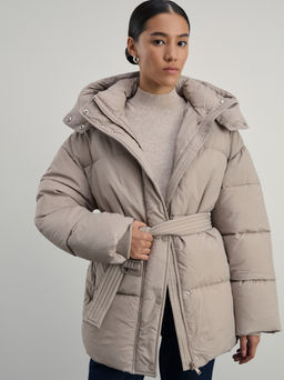 Куртка стеганая с капюшоном на поясе / Zarina