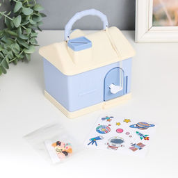 Копилка для денег с замком и ключом «Домик в нежных тонах», наклейки и декор для украшения, пластик, 14×10×13 см, МИКС