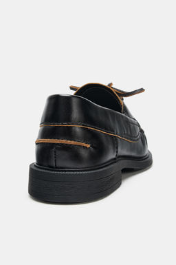 FLAT LEATHER DECK SHOES