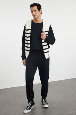 TRENDYOL MAN Gri Regular/Normal Kesim Ici Polar/S?cak Tutan Pacas? Lastikli Esofman Alt? TMNAW21EA0264 - Trendyolmilla фото 15
