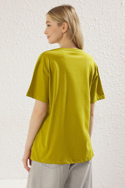 Yag Yesili %100 Pamuk Oversize/Genis Kal?p V Yaka Orme T-Shirt TWOSS23TS00003