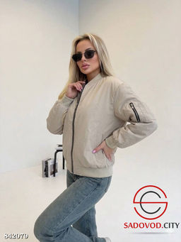 Бомбер женский весенний